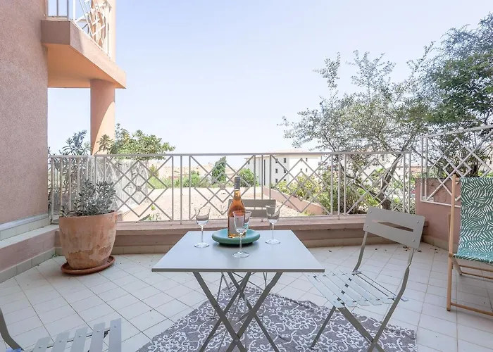 U Momentu - Appt Climatise Avec Terrasse LʼÎle-Rousse