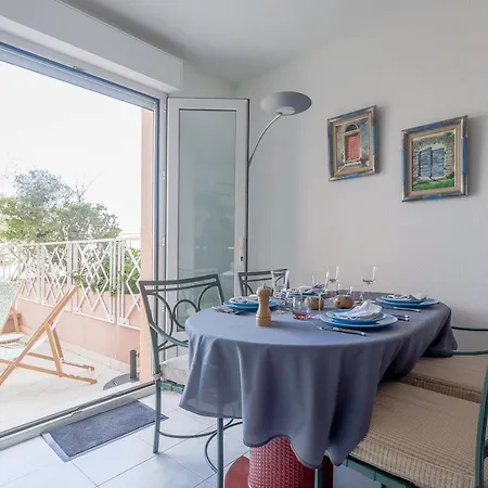 U Momentu - Appt Climatise Avec Terrasse Apartmán LʼÎle-Rousse