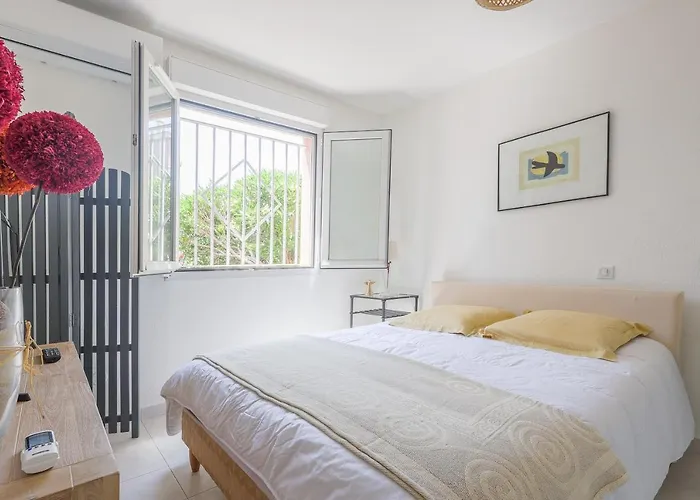 U Momentu - Appt Climatise Avec Terrasse * LʼÎle-Rousse